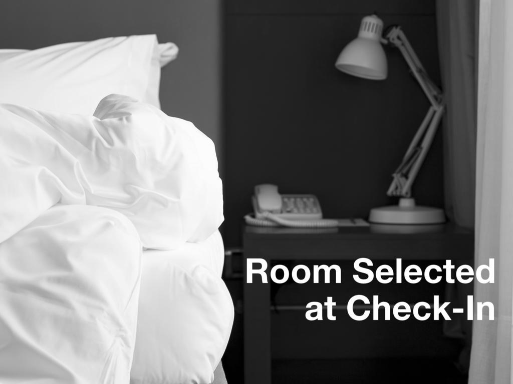 Anaheim Camelot Inn & Suites Δωμάτιο φωτογραφία