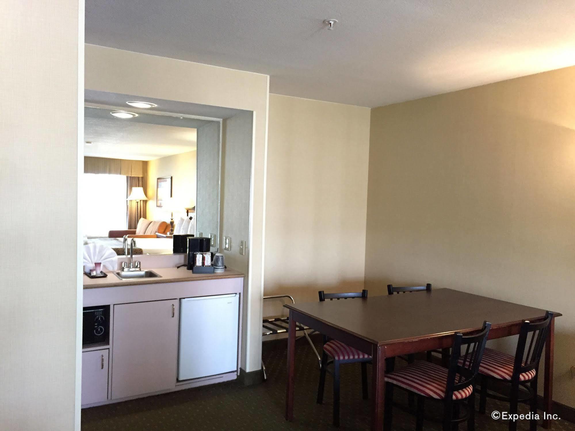 Anaheim Camelot Inn & Suites Εξωτερικό φωτογραφία