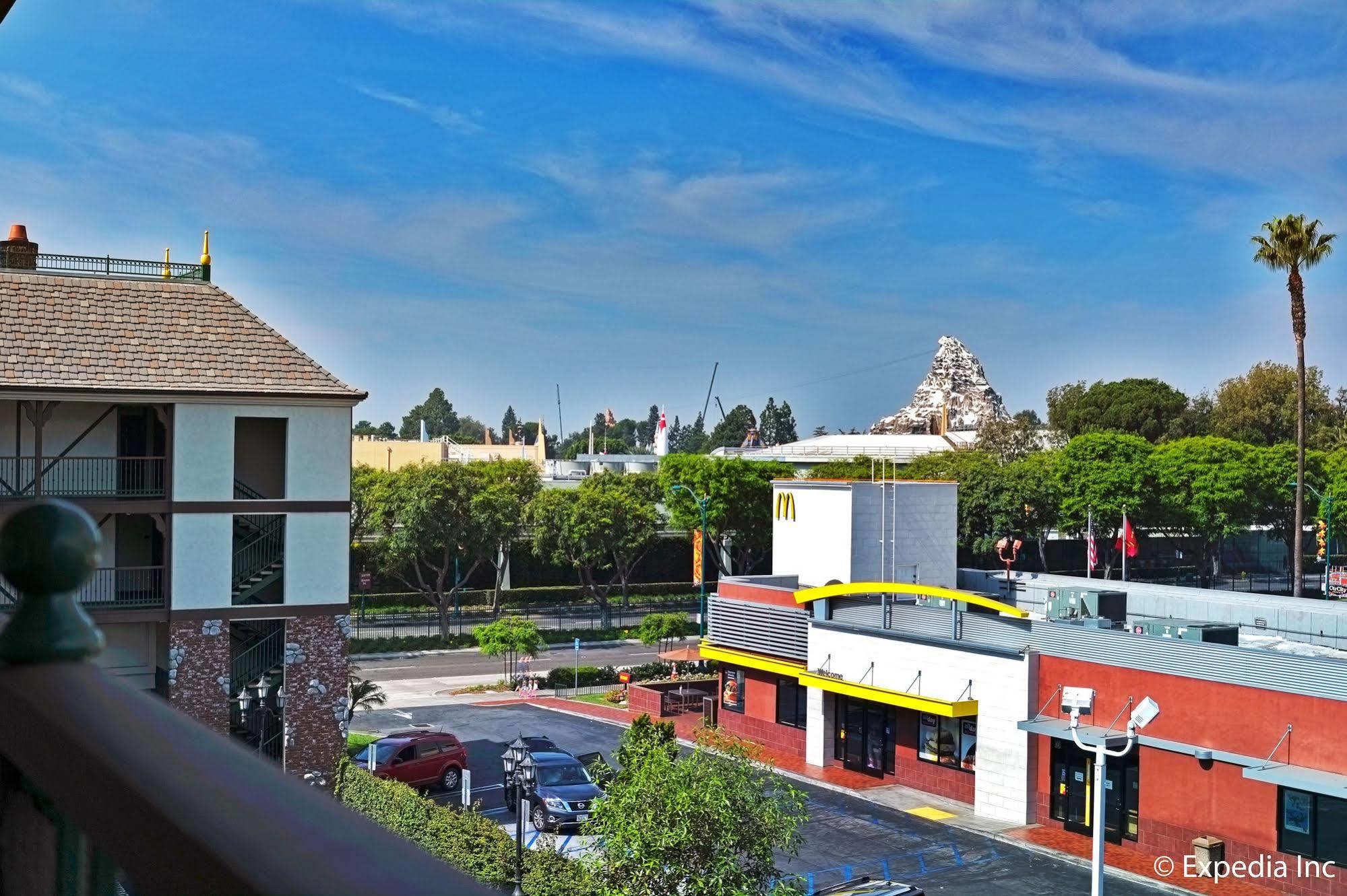 Anaheim Camelot Inn & Suites Εξωτερικό φωτογραφία