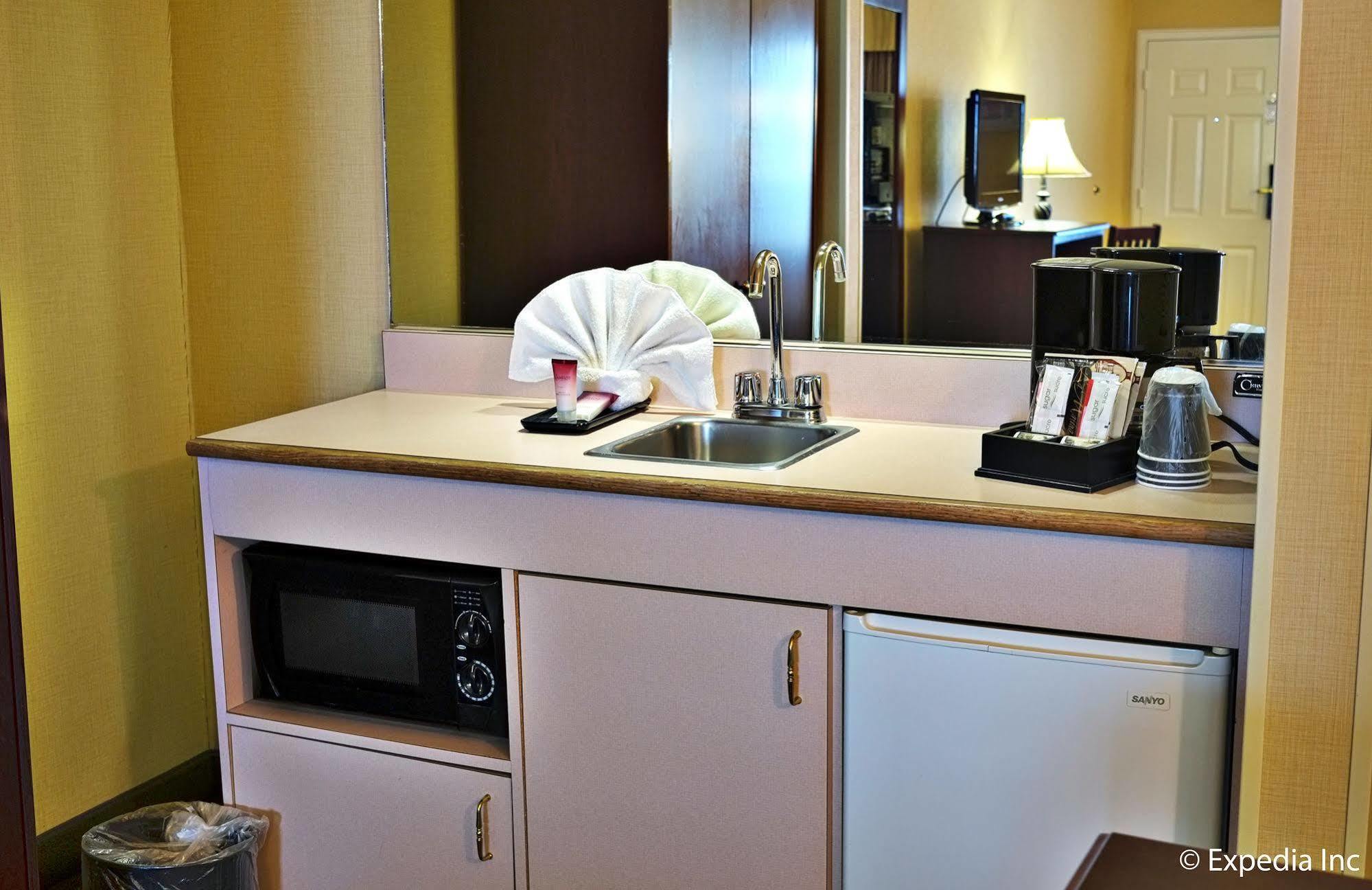 Anaheim Camelot Inn & Suites Εξωτερικό φωτογραφία