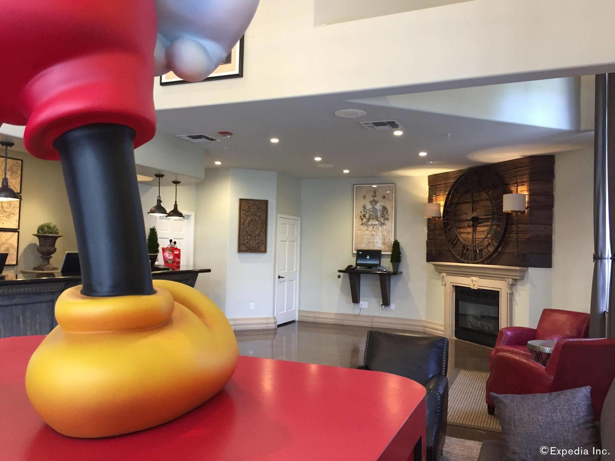 Anaheim Camelot Inn & Suites Εξωτερικό φωτογραφία