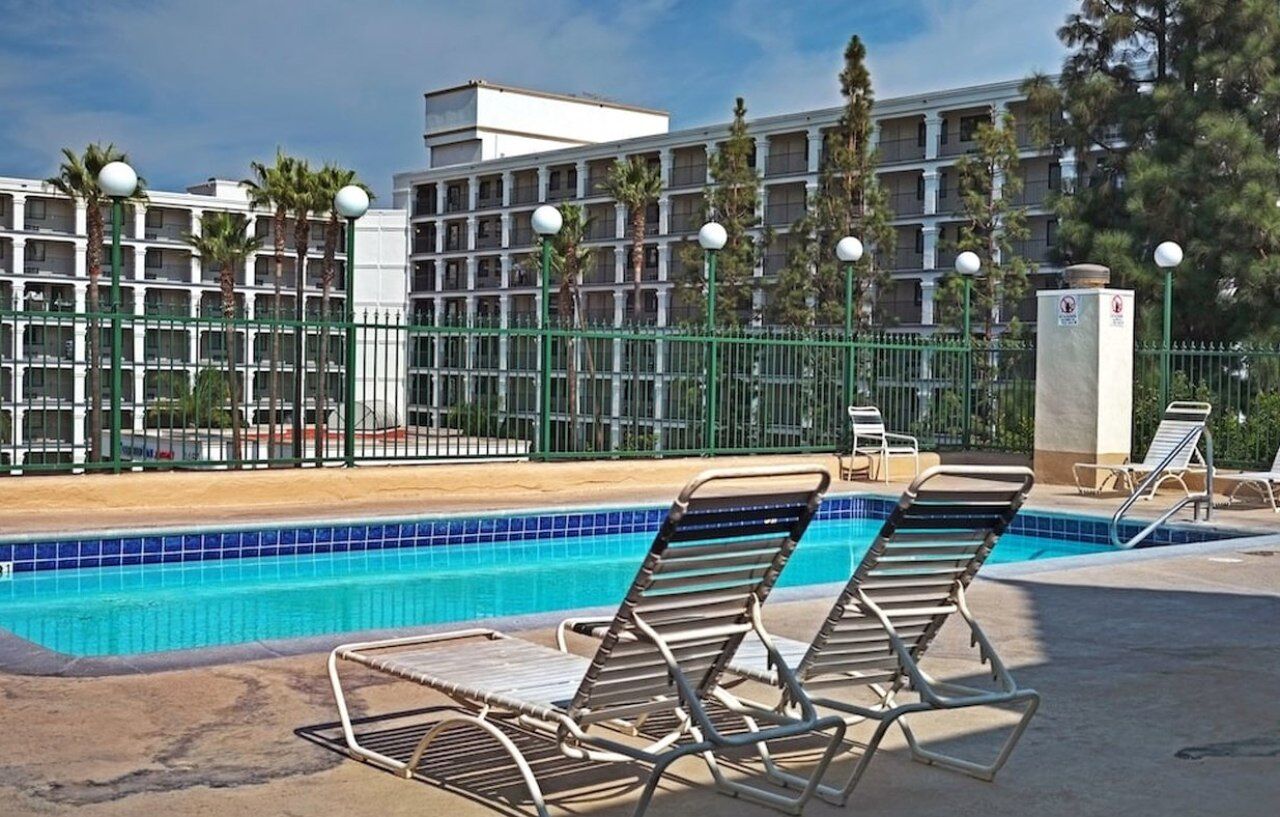 Anaheim Camelot Inn & Suites Εξωτερικό φωτογραφία